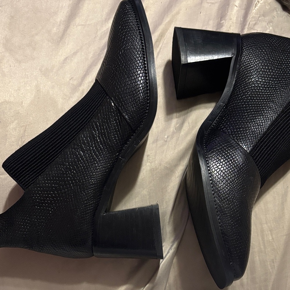 Elegant Black Ankle Boots